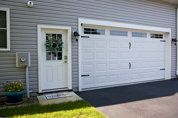 24/7 Emergency Garage Door Panel Replacement experts in Bremen, OH